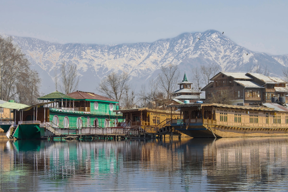Houseboat detail on the lake